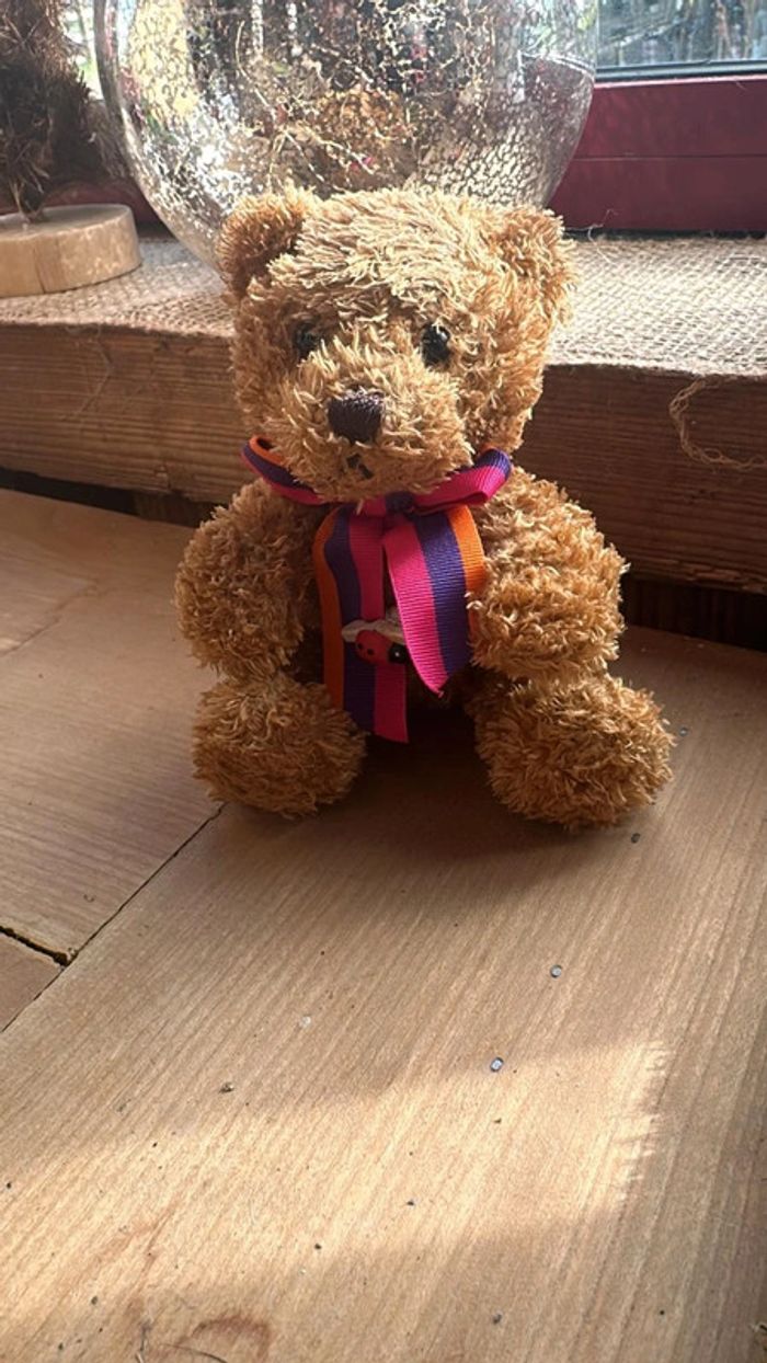 Petite peluche traditionnelle Galerie Lafayette
