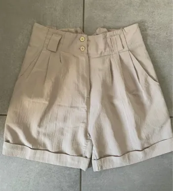 Short beige taille 36/38 