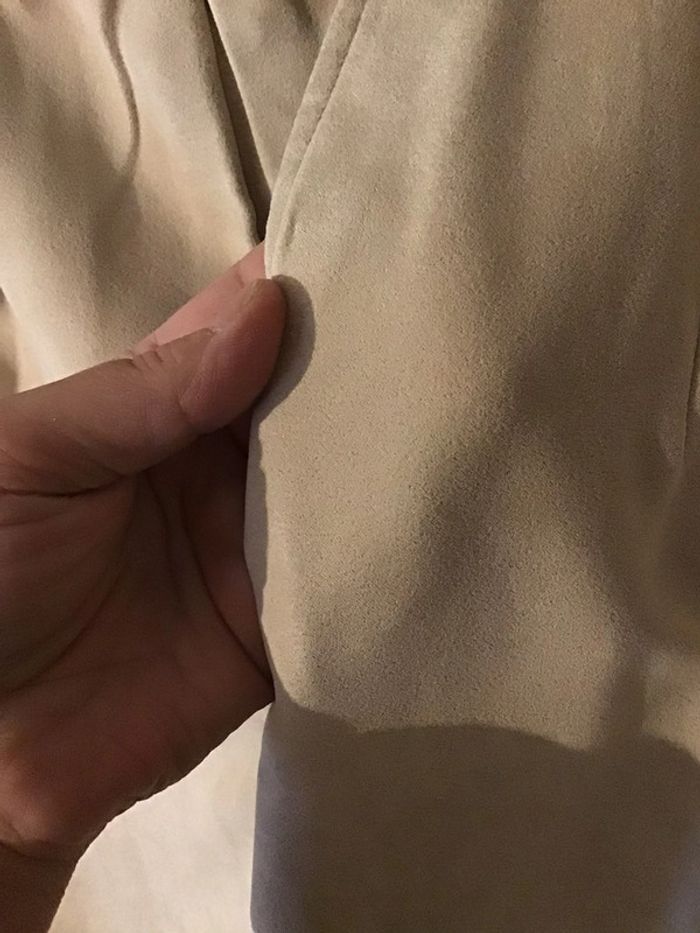 Très beau pantalon beige tissu effet velours daim taille 44 - photo numéro 3