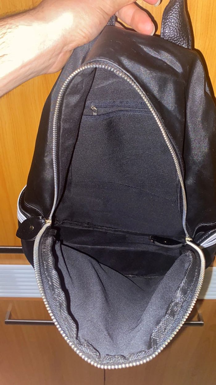 Sac a dos noir avec bandes de couleurs - photo numéro 9