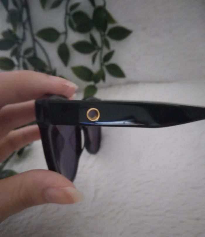 🌸Lunette de soleil noir et or neuve🌸 - photo numéro 4