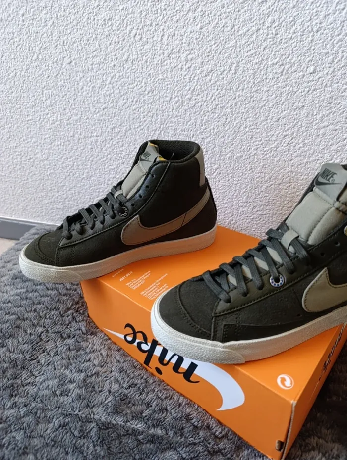 Baskets montantes Nike Blazer taille 36,5 - photo numéro 5