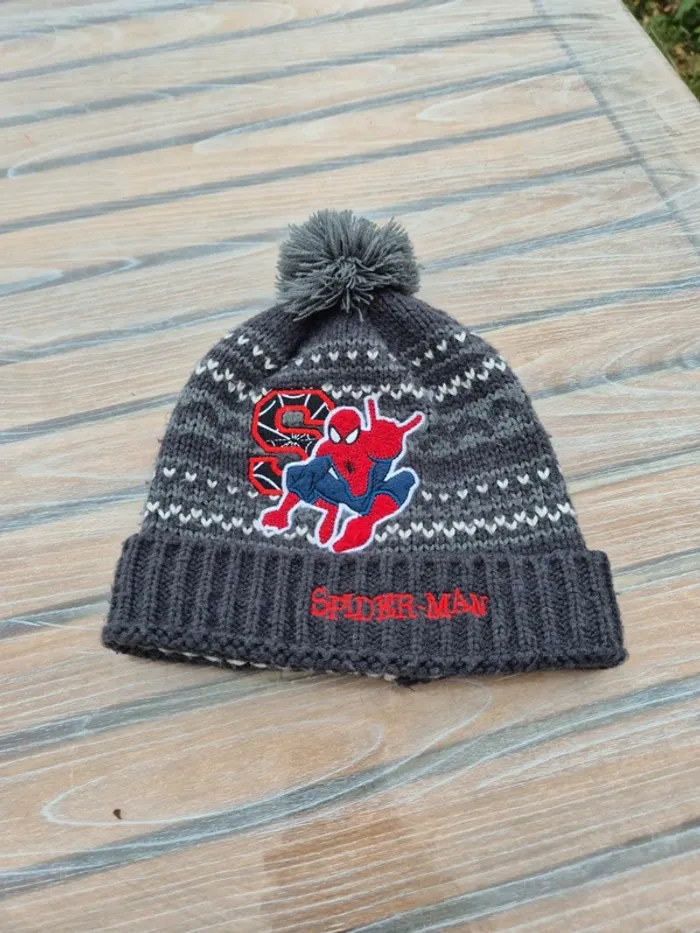 Bonnet spiderman 2/3 ans