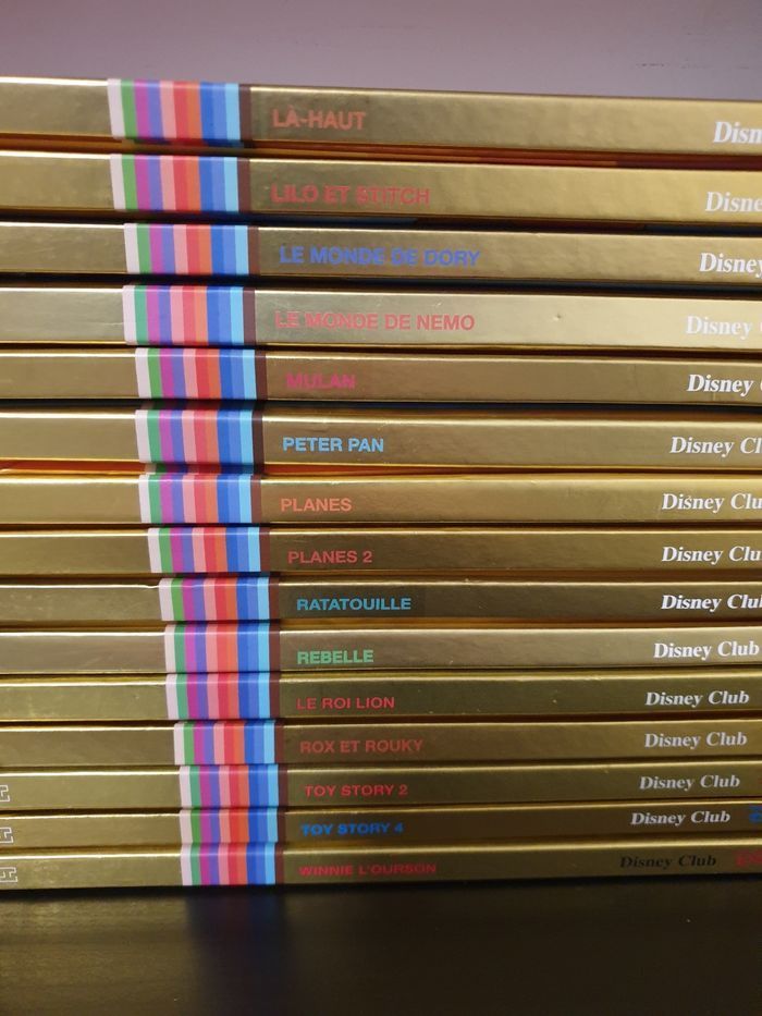 Au choix ! Livre disney club tranche doré - photo numéro 3