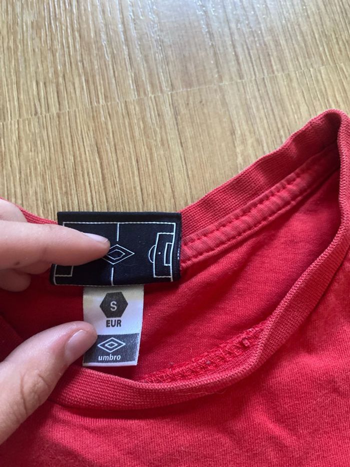 T shirt Umbro rouge taille S homme - photo numéro 4