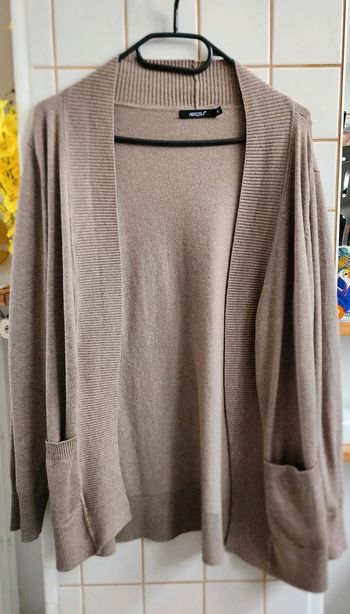 Gilet long de couleur beige