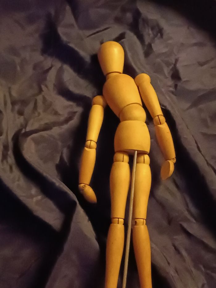 Mannequin articulé en bois dessin - photo numéro 4
