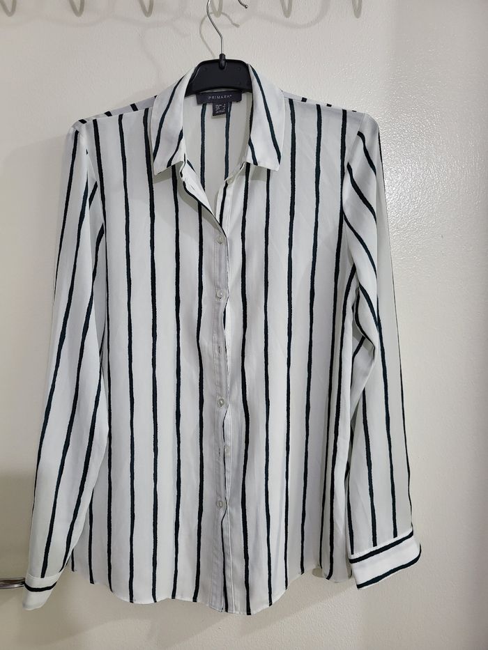 Une chemise en bon état - photo numéro 2