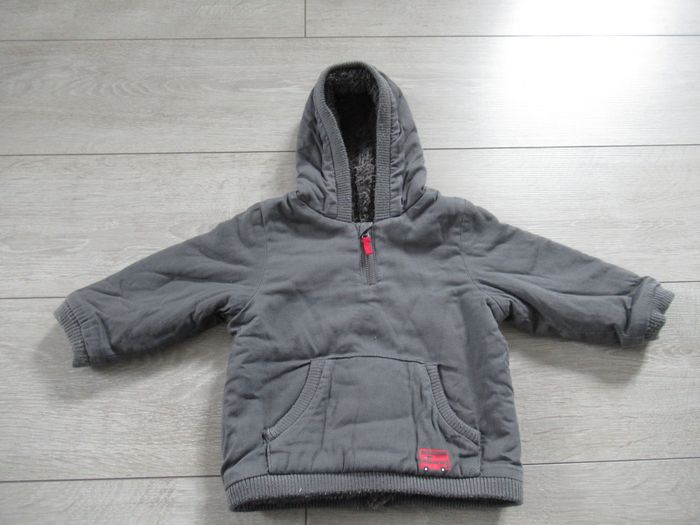 Manteau gris à capuche intérieur tout doux Taille 12 mois orchestra