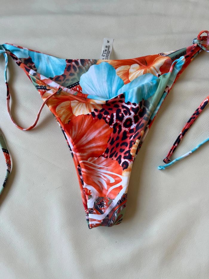 Bas de culotte de maillot de bains femme neuf coloré style tanga