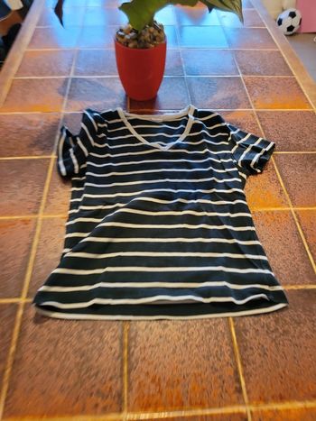 Tee shirt manches courtes col v