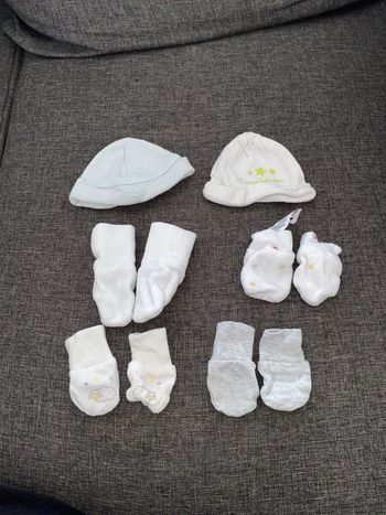 Lots bonnets et moufles