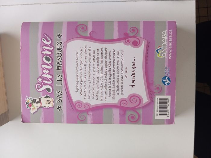 Livre princesse Simone bas les masques 2 - photo numéro 2