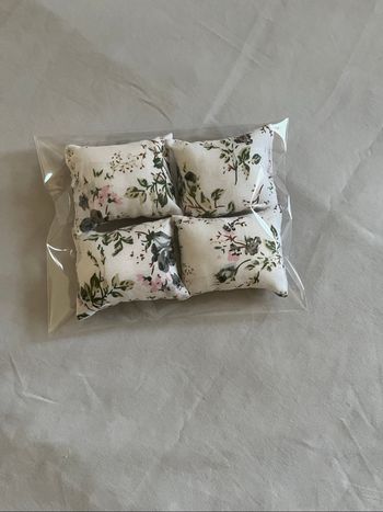 Lot de coussins pour barbie Neuf