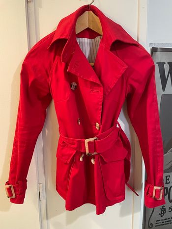 Trench court benetton