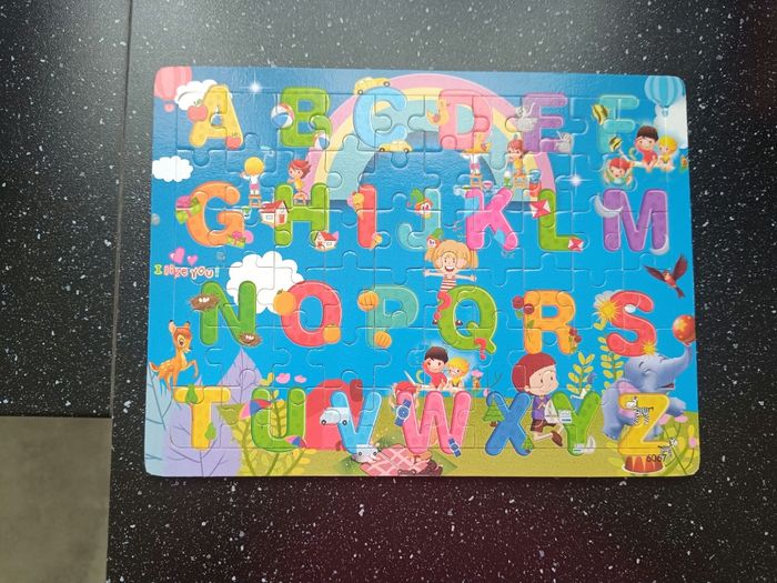 Puzzle en bois, thème lettres