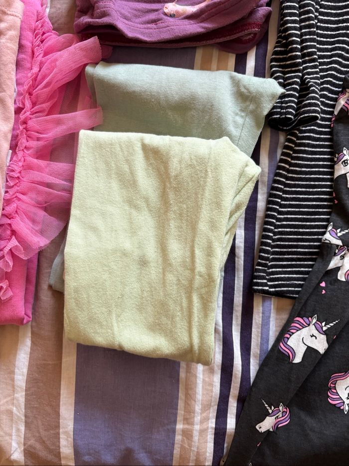 Lot vêtements filles 8 ans - photo numéro 4