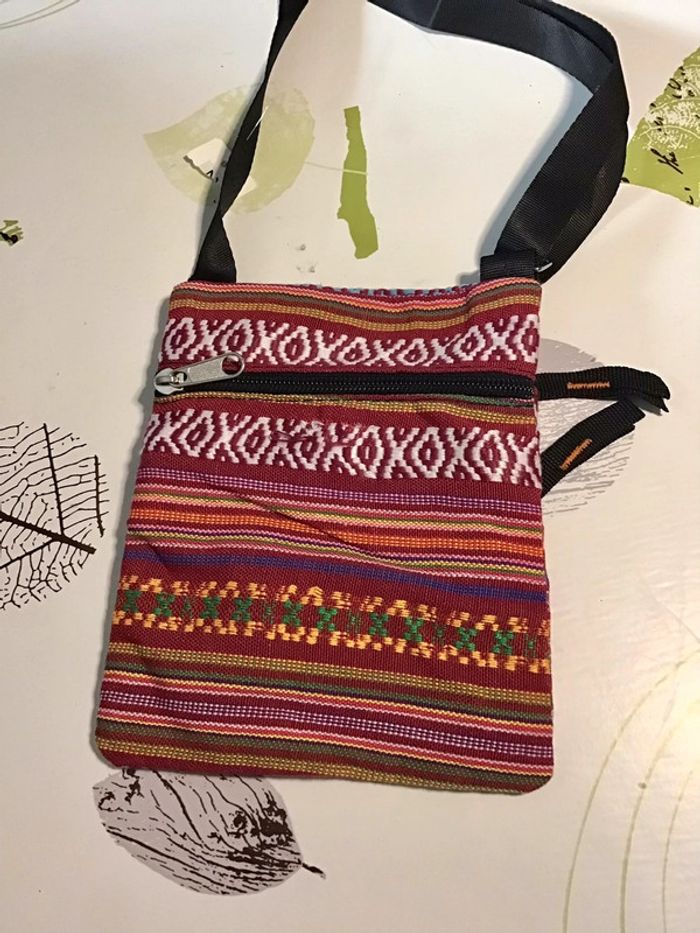 Sacoche bandoulière aux couleur ethnique 14x17,5cm - photo numéro 3