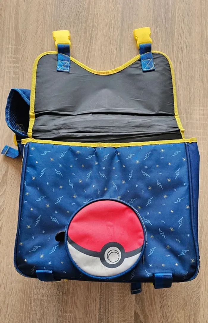 Cartable pokémon - photo numéro 5