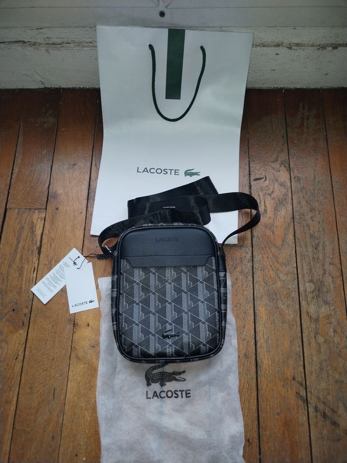 Sacoche lacoste