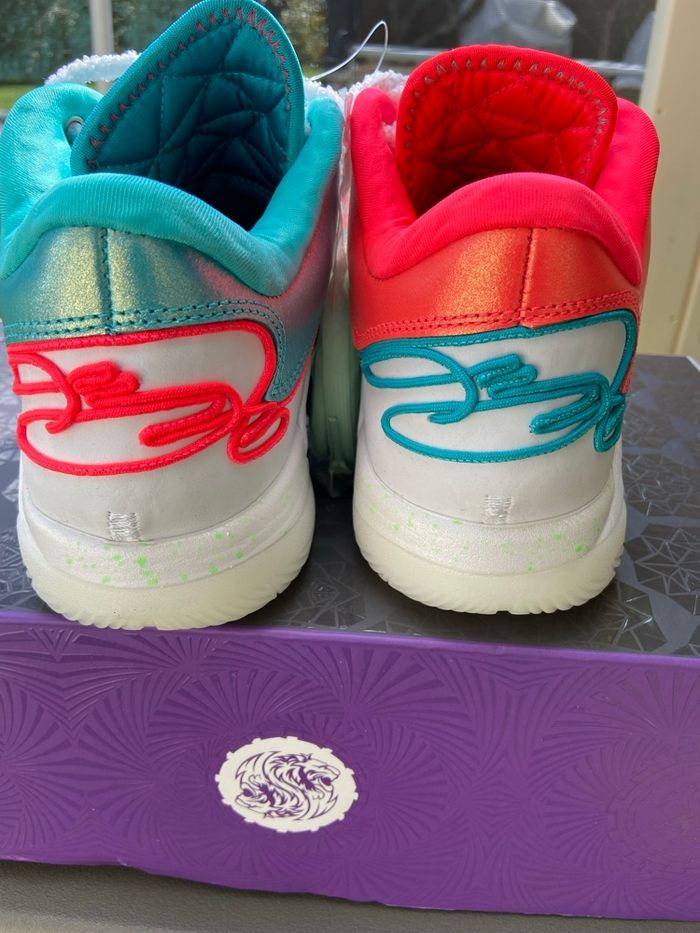 Nike LeBron XXII (22) "Christmas" – NEUVES - photo numéro 2