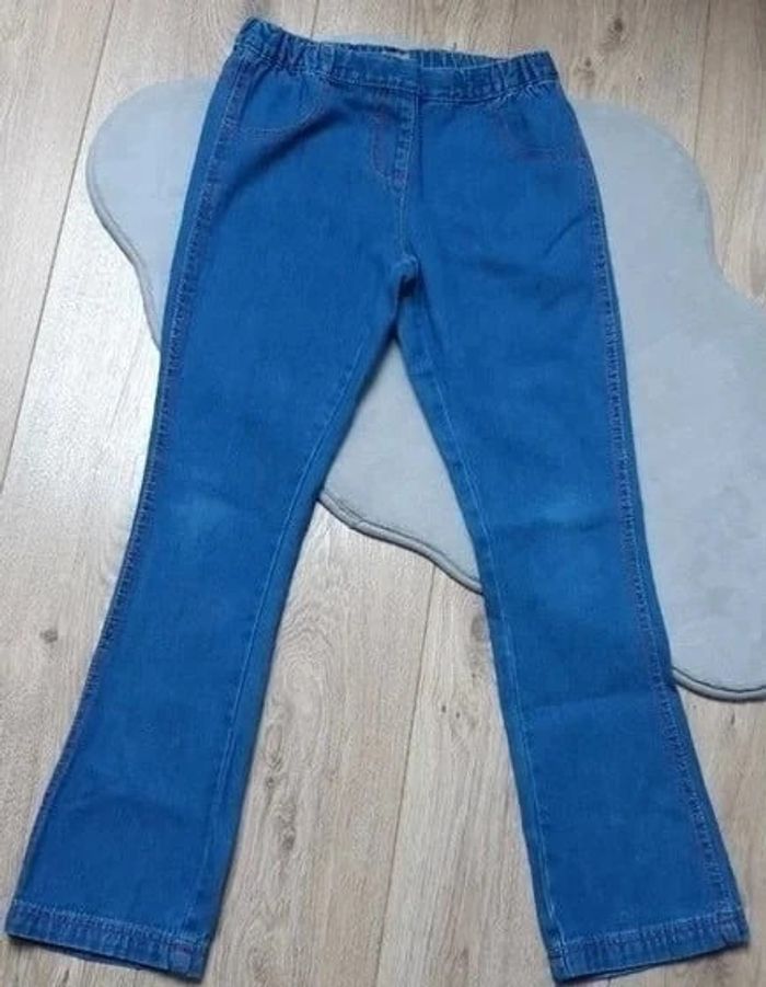 Pantalon jeans bleu 10 ans en très bon état