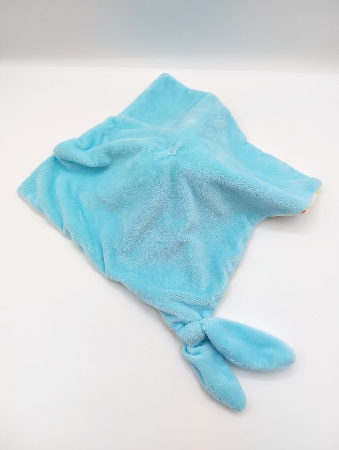 Doudou plat chien gris bleu à pois multicolores NANJING cocard bandana pois - photo numéro 4