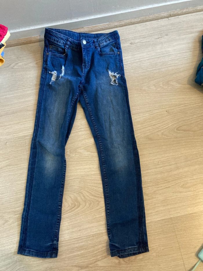 Jean 10 ans a troué