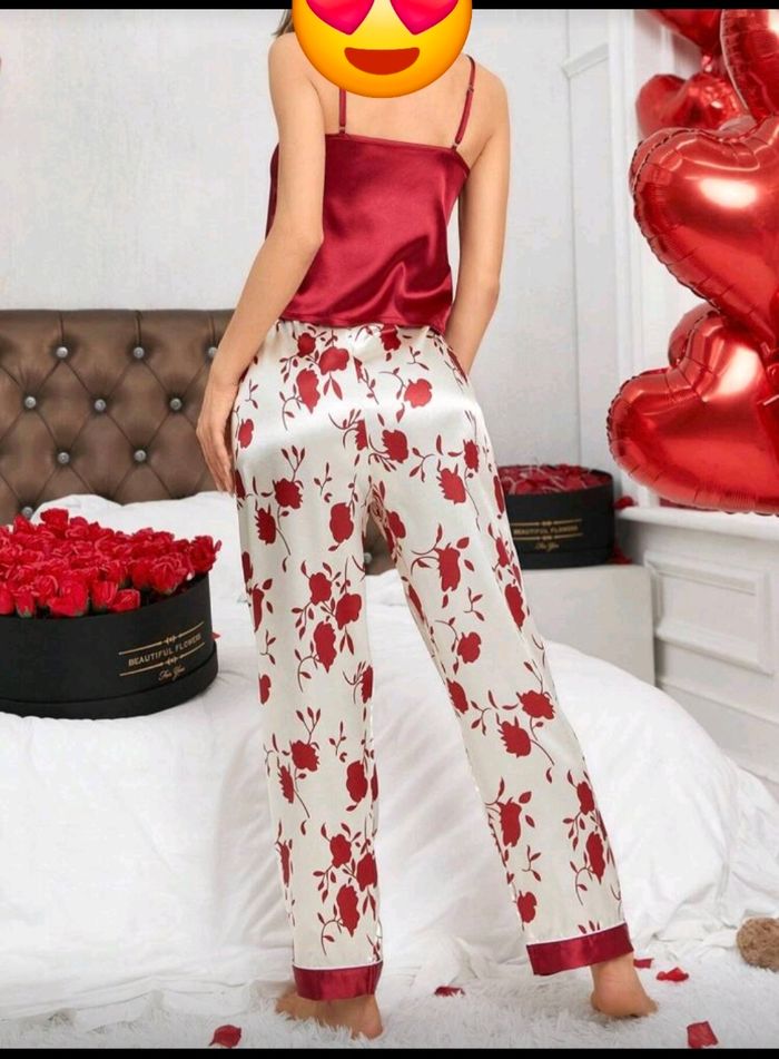 Pyjama de nuit en satin pour femme - photo numéro 3