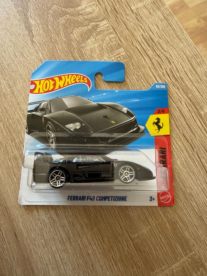 Ferrari F40 - Hot Wheels - photo numéro 1