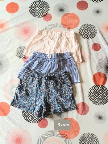 Lot 3 shorts élastiques 👧 taille 5 ans