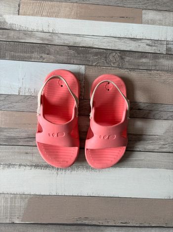 Claquettes Nabaiji bébé taille 23/24 – Très bon état, idéales piscine & été
