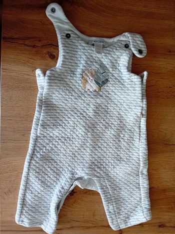Combinaison blanche, sans manches et sans pieds / 3 mois
