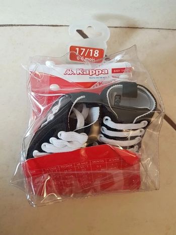 Petite paire de chaussures baskets garçon 0-6 mois