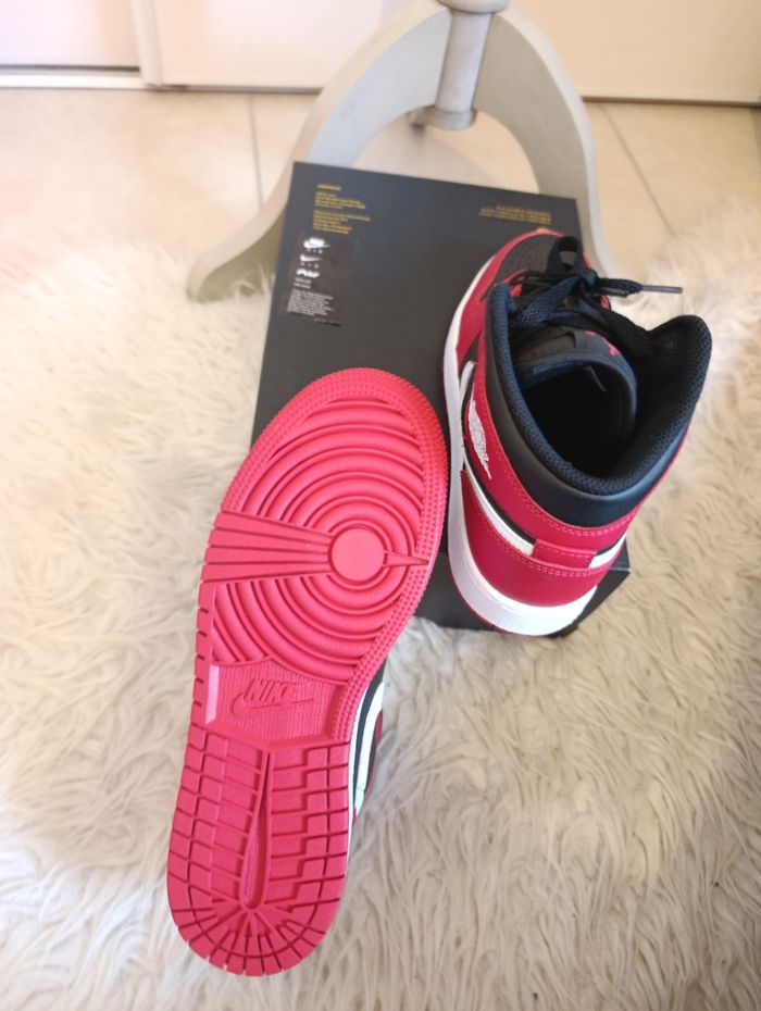Baskets Nike Air Jordan 1 mid T38 - photo numéro 4
