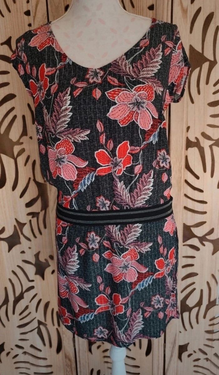 Robe courte fleurie - col V- Taille 36 Grain de Malice - photo numéro 4