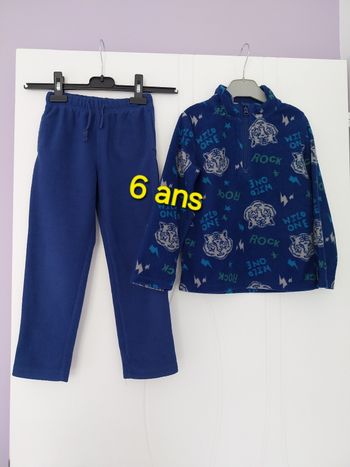 Sweat-shirt et pantalon 6 ans
