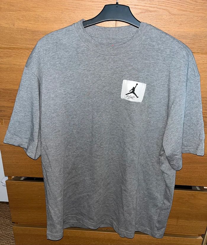 T-shirt gris Air Jordan flight essentials - photo numéro 2