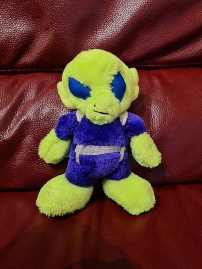 Peluche extraterrestre