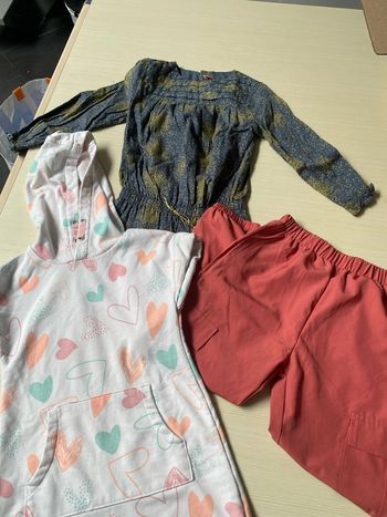 Lot robe et pantalon