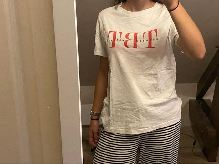 t-shirt blanc à lettres Rouge Bershka, taille S. - photo numéro 4