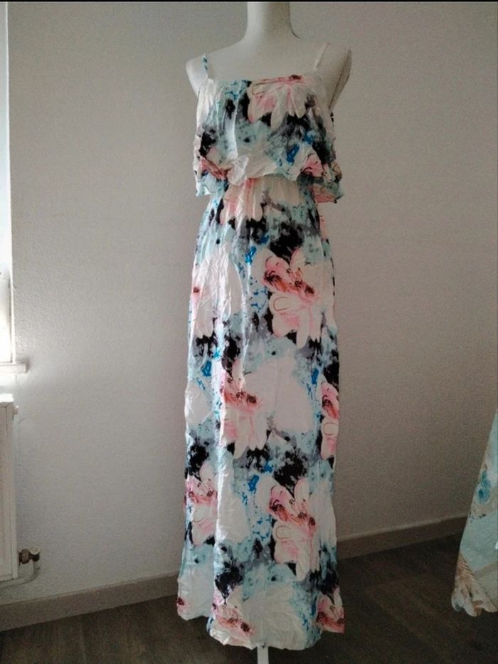 Robe légère longue à fleurs bleu clair