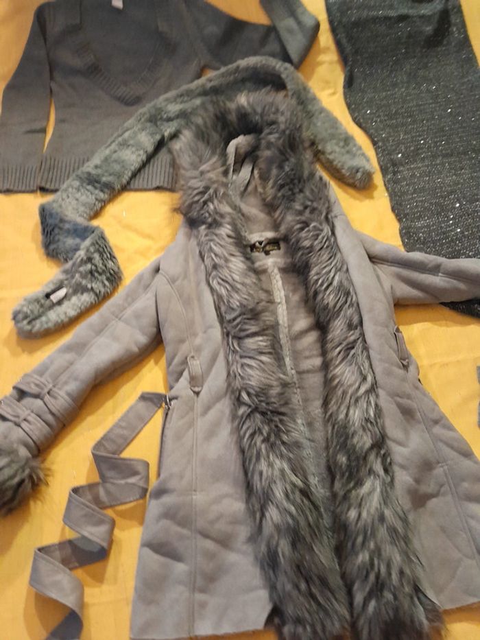 Gros lot Hiver Femme S Manteau + 2 écharpes + bonnet + pull assorti + gants - photo numéro 4