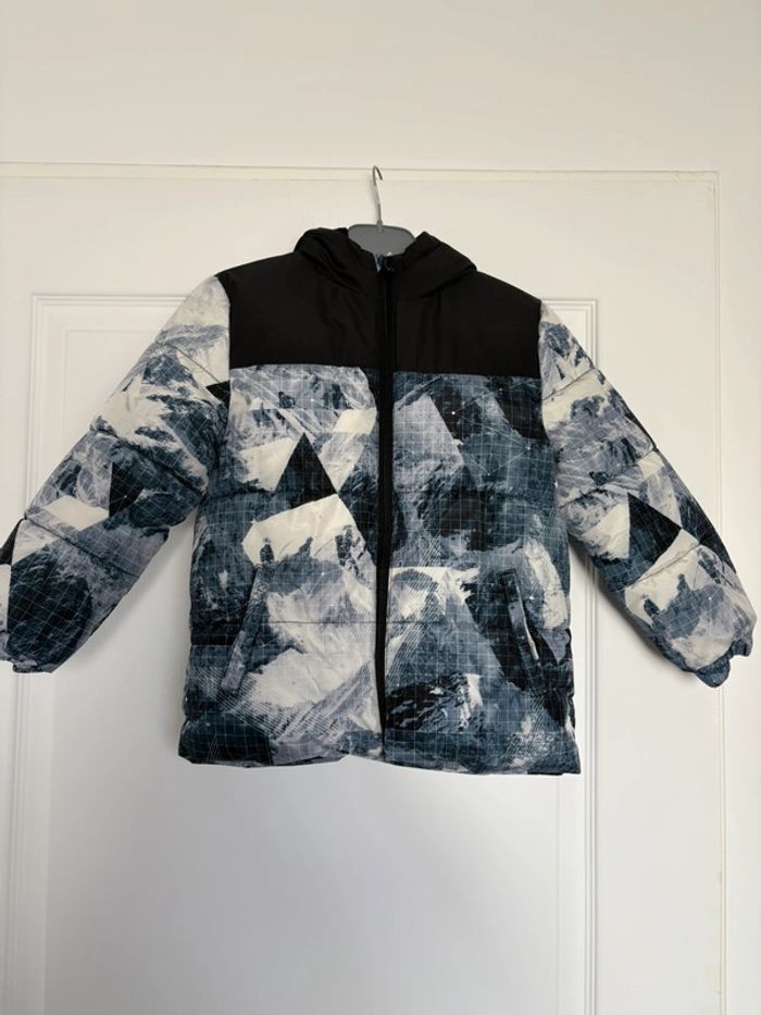 Manteau blanc/noir garçon 5 ans Kiabi très bien état🖤