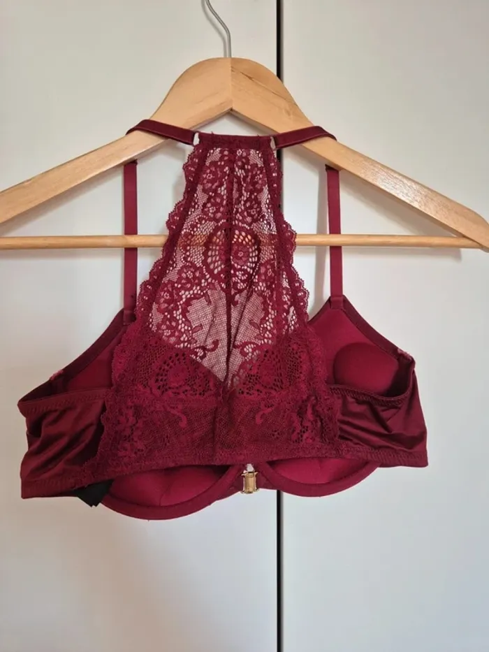 Soutien-gorge en dentelle bordeaux H&M 
Taille française 95B eur 80B - photo numéro 9