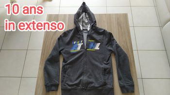 Sweat zippé à capuche 10 ans. In extenso