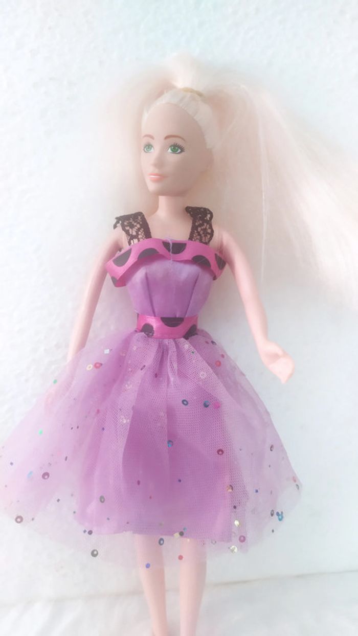 poupée mannequin '' blonde auchan ''