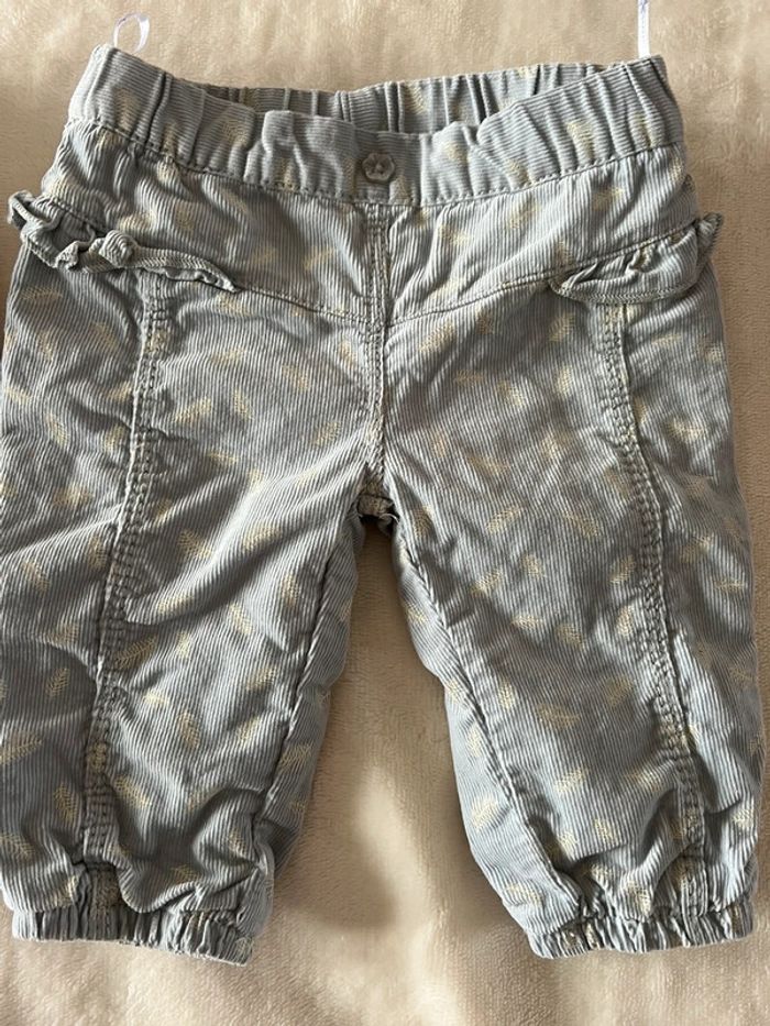 Lot de 2 pantalons bébé Benetton et C&A taille 56 - photo numéro 2