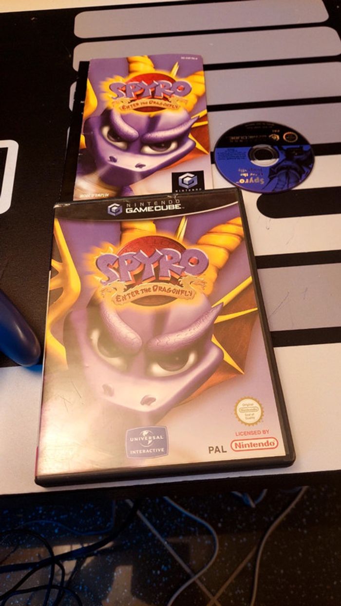 Spyro enter the dragonfly gamecube complet francais - photo numéro 1