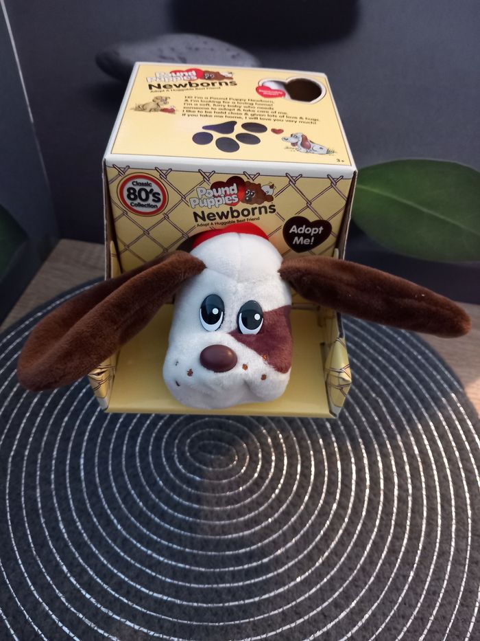 Peluche Pound Puppies Newborns hasbro réédition 2021 
Mesure 16cm